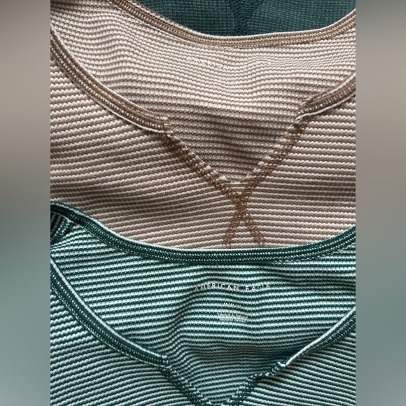 3 American eagle cropped shirts - Picture 4 of 4